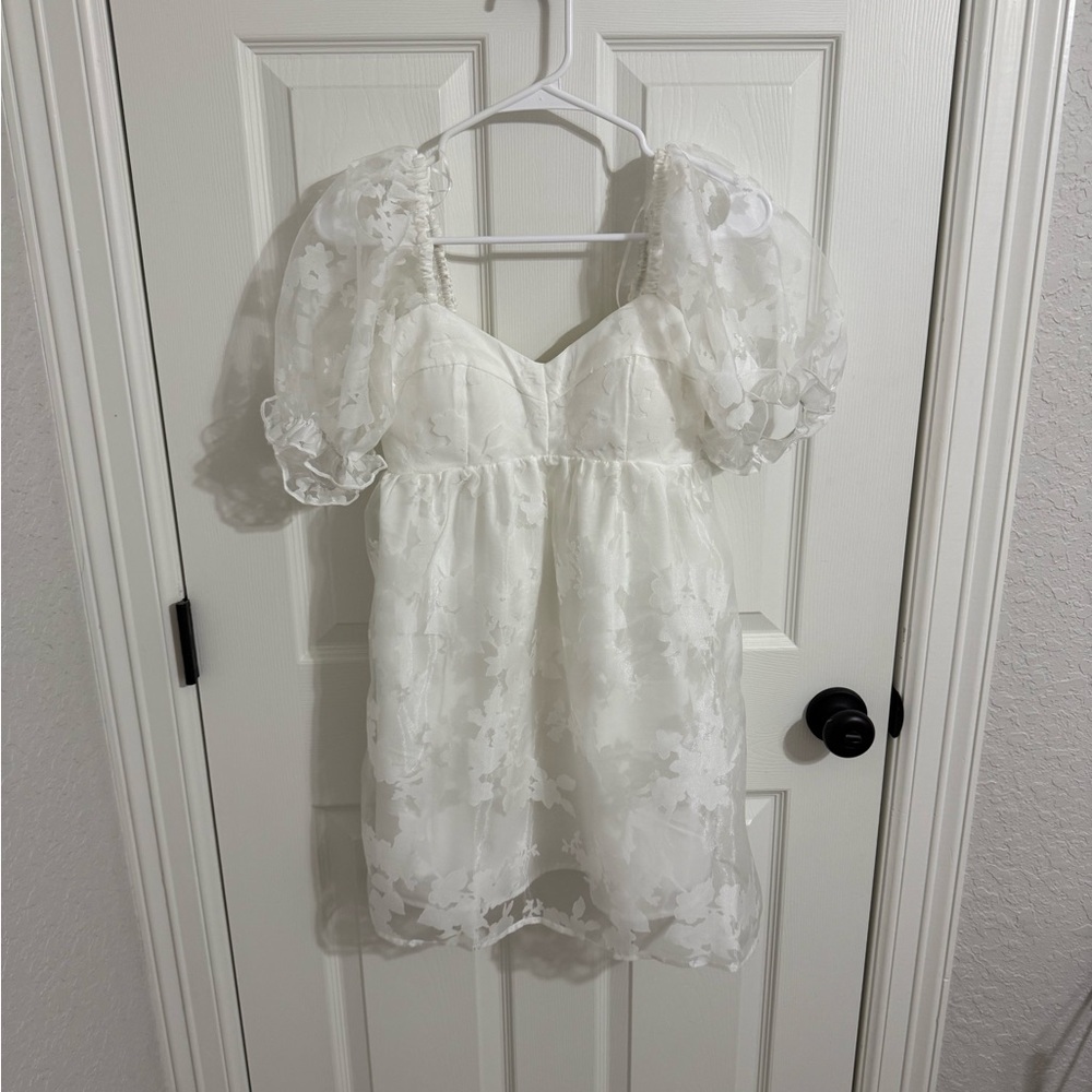 Elegant White Puff Sleeve Top